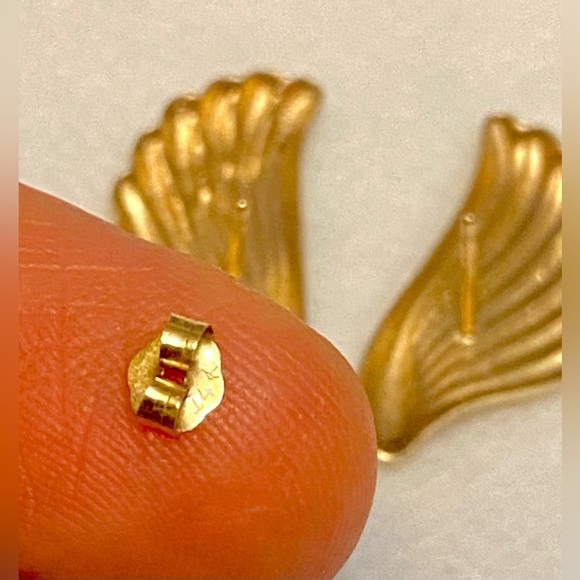 14 K Gold stud earrings Angel wings 🪽 - Picture 4 of 4